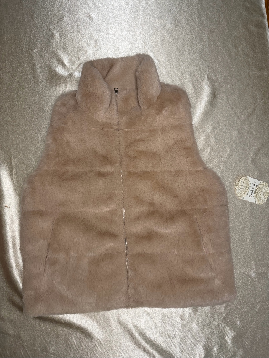 Altar'd State Faux Fur Zip-Up Vest Nwt Size Small